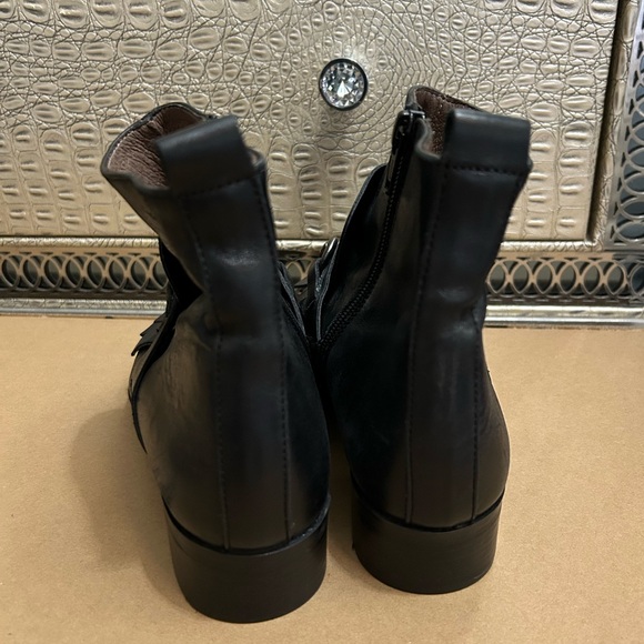 🌟HP🌟 Wonders Black Leather Ankle Boots with Fringe - Picture 2 of 10